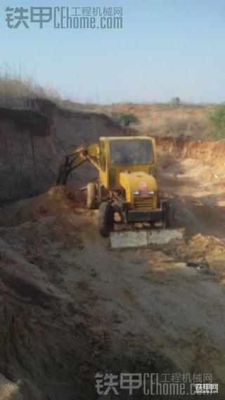 邻居家的古董挖机