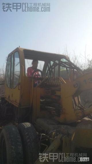 邻居家的古董挖机