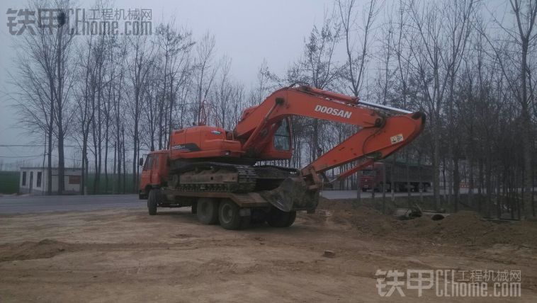 請(qǐng)教大神斗山 二臂挖土 車抖問題