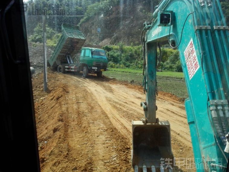 山河智能70小挖填路實拍