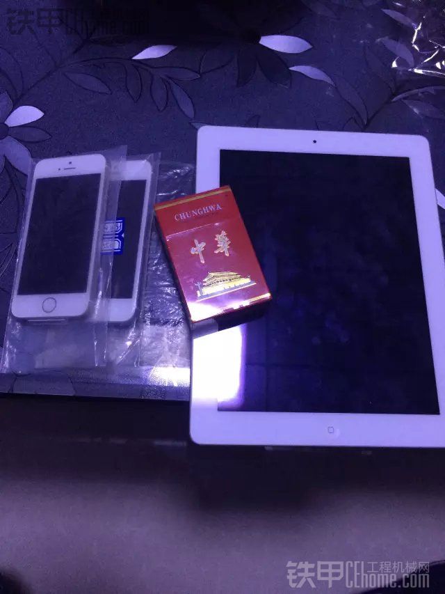 曬曬我的車，好久不上了，附帶Iphone噢！