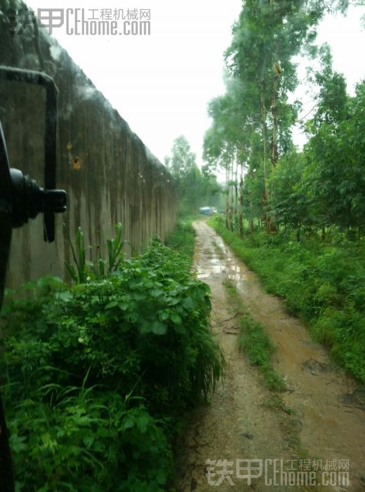 卡特307C下雨天救援抽糞車(chē)