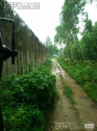 卡特307C下雨天救援抽粪车