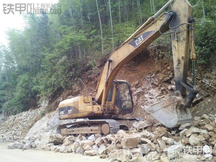 車子不知道來不來，等著……
