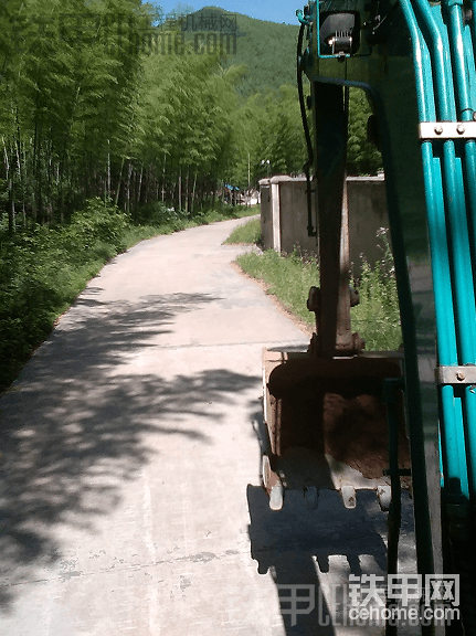 兵工廠倉庫，那里面還有炮彈 鳥地方?jīng)]信號