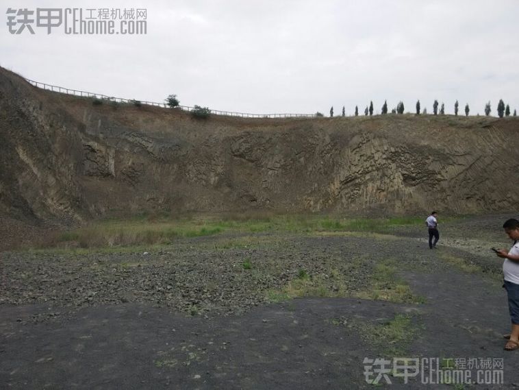 远古火山口