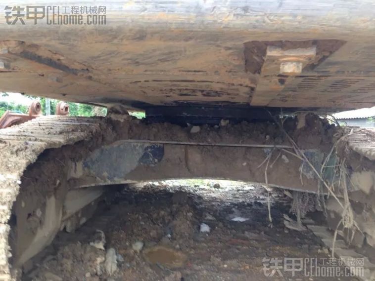 11年徐挖210-8b本人一手机，带135锤，出价拉走。电话15256335002