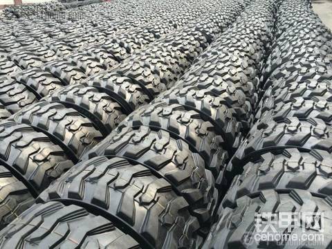 滑移裝載機(jī)輪胎