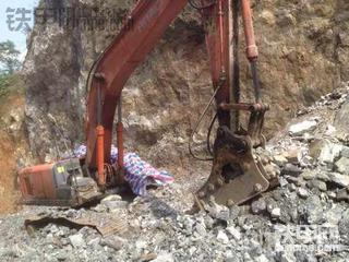 命真大，驾驶室 差点砸没了