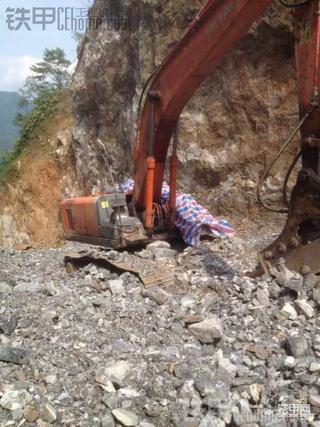 命真大，驾驶室 差点砸没了