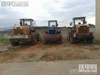 天天下雨没米下锅铲车3兄弟晒铁