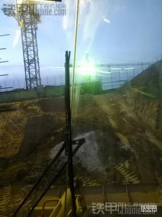 一天跑两个工地，还在加班！