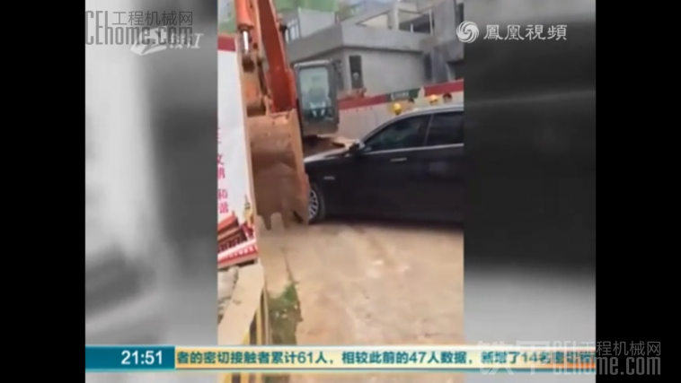 宝马单挑挖掘机被秒杀