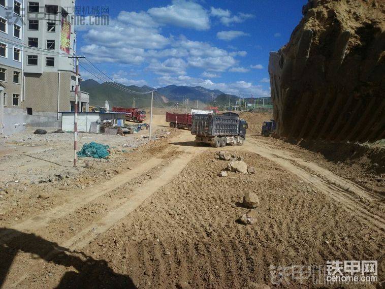 好几俩车在等着我装，一刻不得闲。。。
