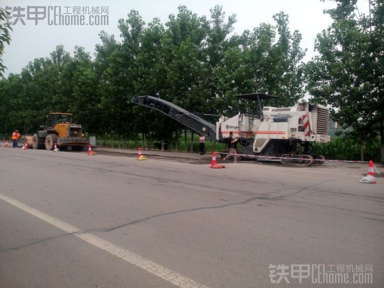 公路维修的利器