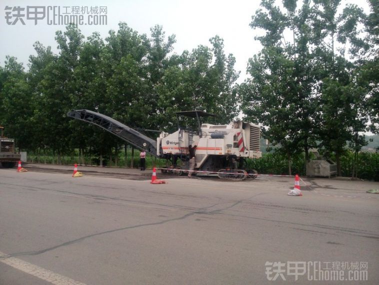 公路维修的利器