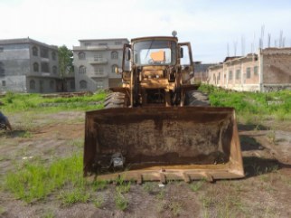 路上偶遇得古董車來(lái)猜猜吧，品牌和型號(hào)都要猜中