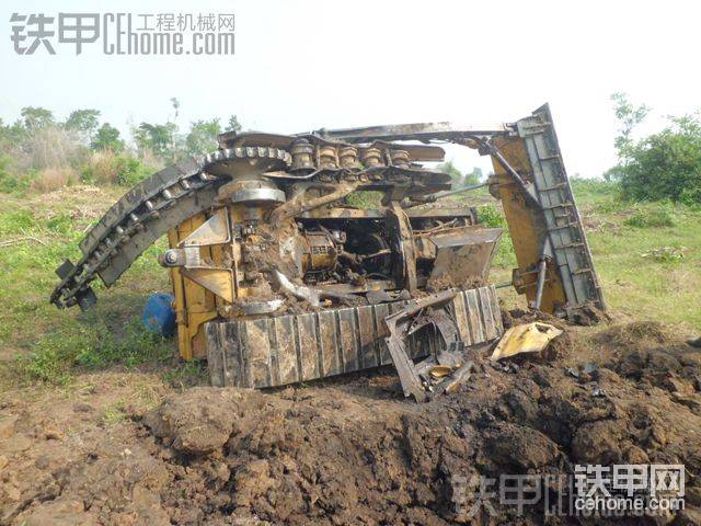 推土機(jī)踩到地雷了。仲麼辦？-帖子圖片