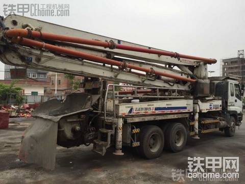 廣東省茂名市 出售兩臺中聯(lián) 37米（07年）、40米（08年）中聯(lián)混凝土泵車