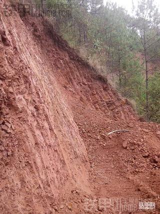 懸崖上開山路過去