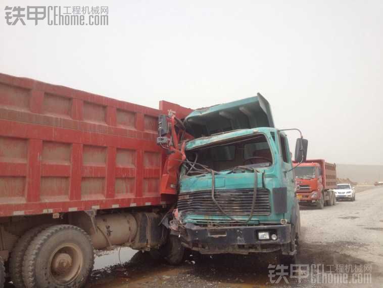 工地太无聊了'它们两个来个激情接