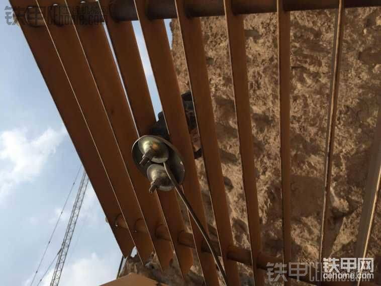 里邊是這樣固定的！