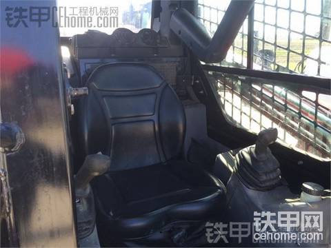竹內(nèi) TS70R 滑移裝載機(jī)