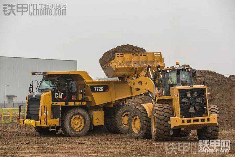 CAT772G矿用卡车和CAT986H装载机 好嗨啊