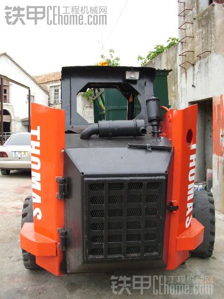 滑移裝載機(jī)Thomas 245 Skid Steer Loader