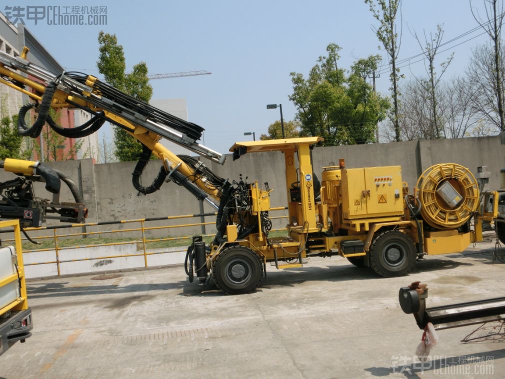 阿特拉斯井下礦山鑿巖臺車，中深孔鑿巖臺車，鏟運(yùn)機(jī)