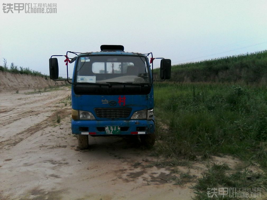 前幾天買的二手久保田161和剛改的板車