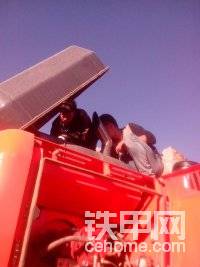 和我的大徒弟給我的車(chē)做保養(yǎng)
