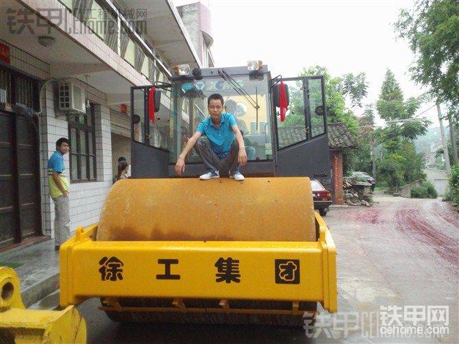 第一臺壓路機還可以

