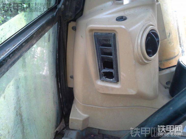 出風(fēng)口被老鼠咬了