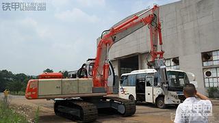 報(bào)廢汽車拆解機(jī)