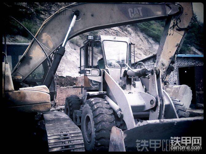 我和挖機(jī)大哥、的合影2010年