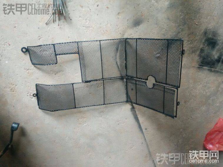 噴上黑漆瞬間趕腳高大上了！<img class="smiley" src="/img/smiley/default/titter.gif">
