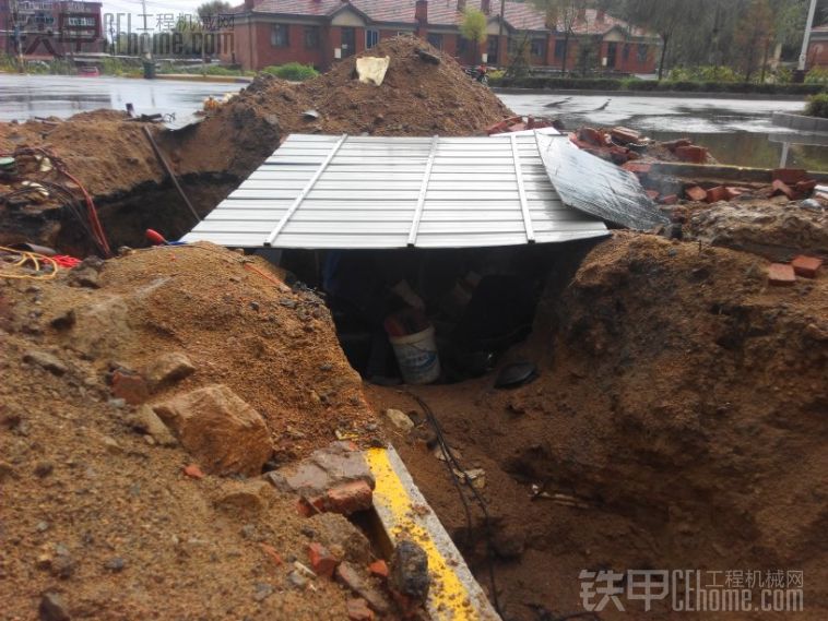 大雨還在下我的心里嘩啦啦。