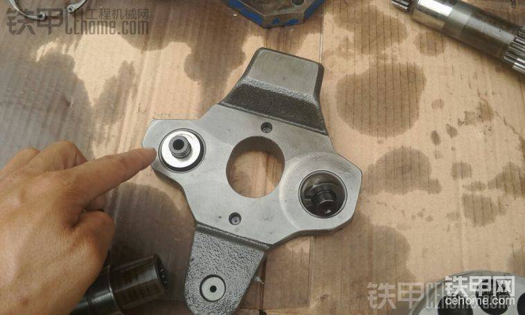 搖擺上次修理廠剛換，他們用舊的已磨損和尚頭放上去，導(dǎo)致兩頭&#2