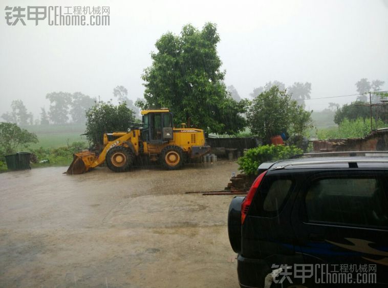 既然選擇了遠(yuǎn)方，便只顧風(fēng)雨無兼程