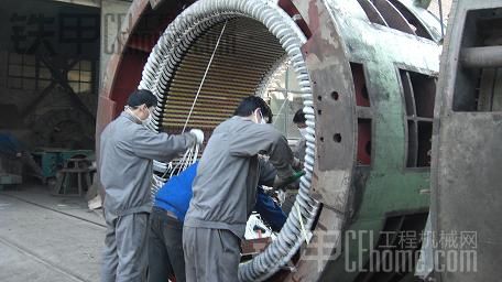 中国自主研发的电驱动矿用汽车