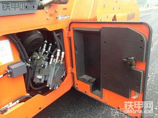 悍馬HD138壓路機(jī)