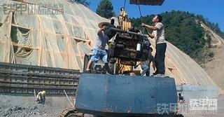 挖掘機(jī)吊裝注意事項