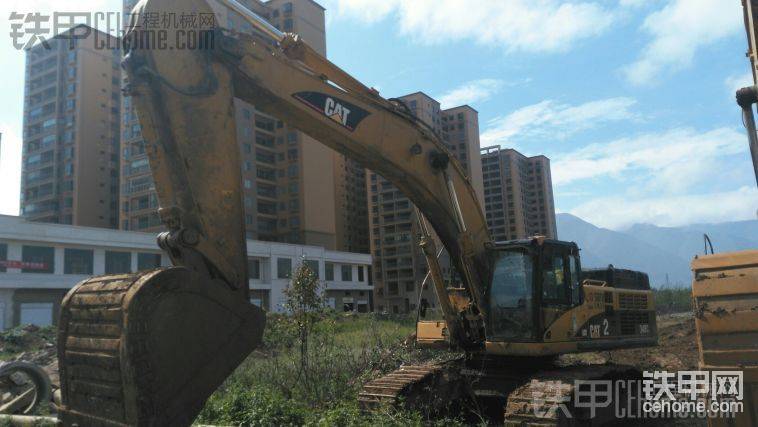 卡特345鎮(zhèn)樓
