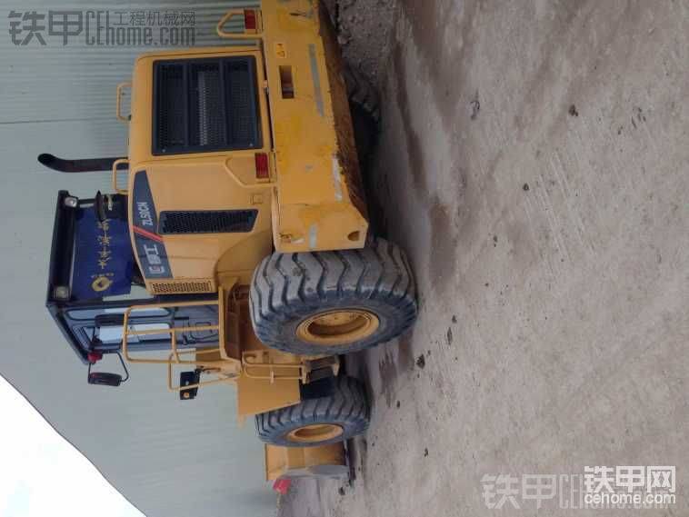 這張是現(xiàn)在車，沒什么差別 就碼表不一樣，外邊沒什么差別