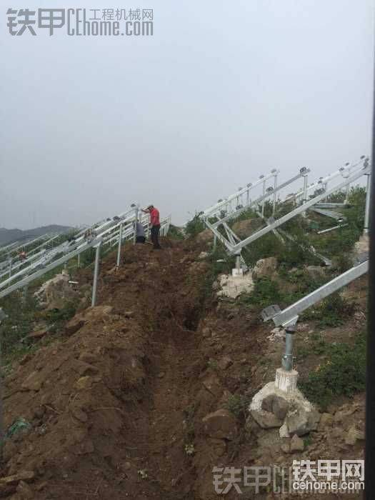 山上石头不少