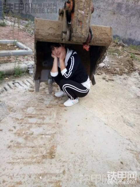 甲友们，这是谁家媳妇吗？还会操机！！