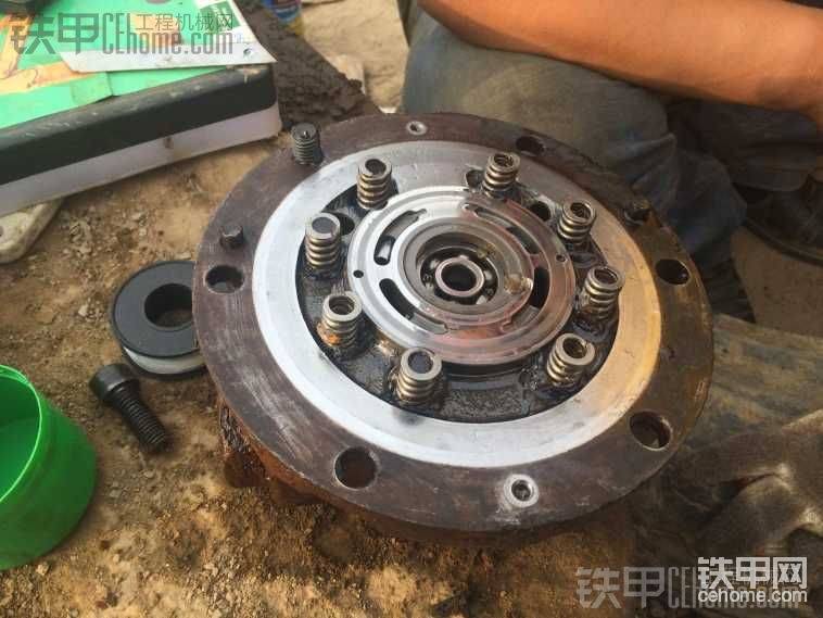 小松60-7，行走馬達漏油-帖子圖片