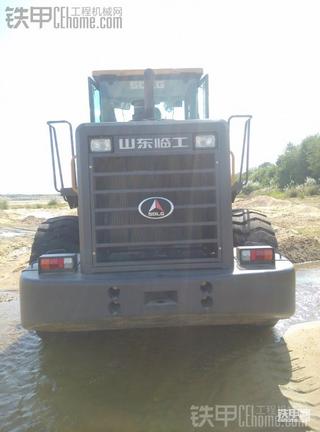 上午修路，下午自己動(dòng)手洗車。