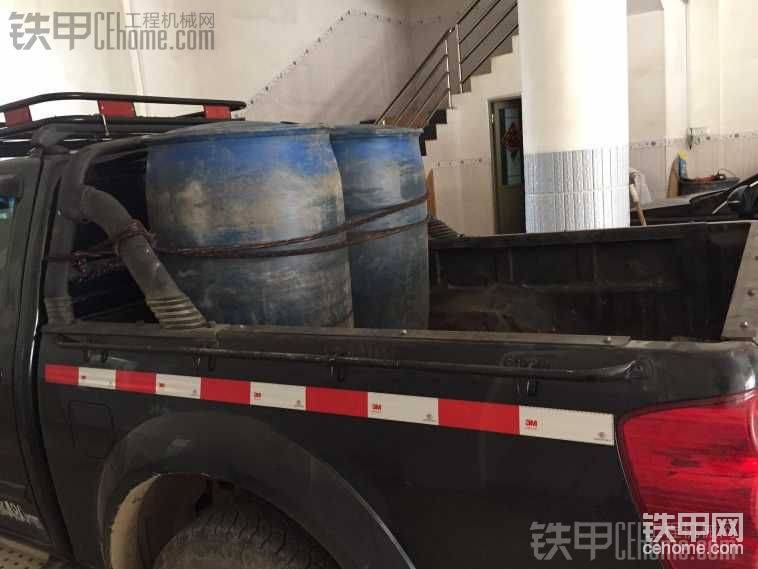 用什么桶裝油。用什么車?yán)? onerror=